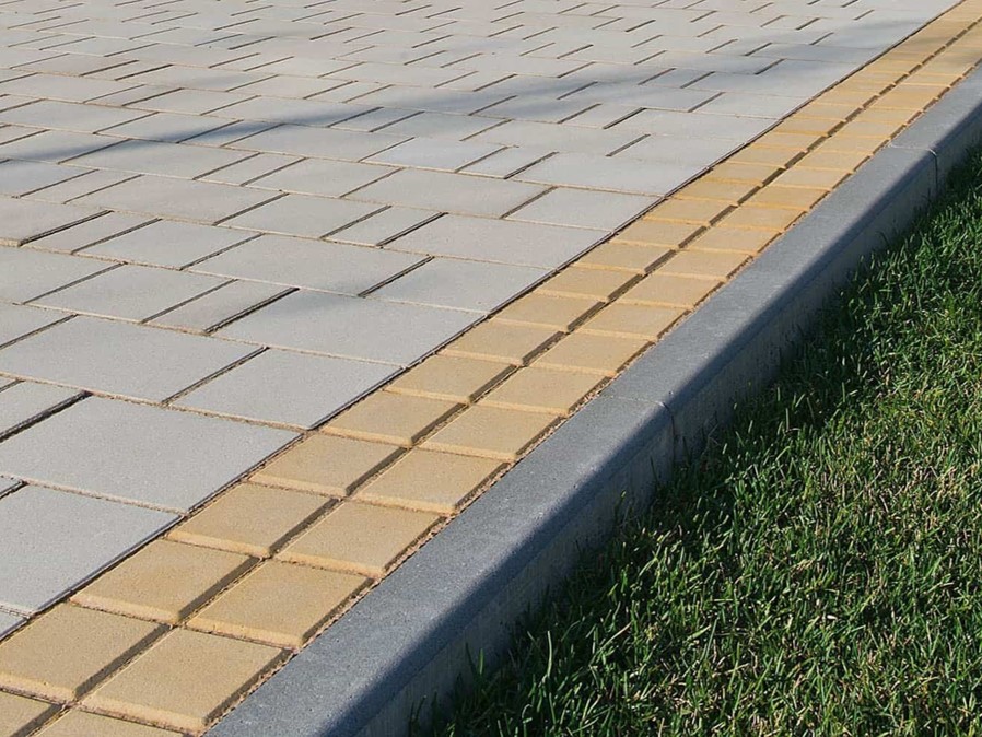 Продажа тротуарного бордюра в Луге